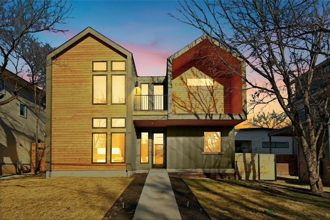Property Photo: 1405 Singleton Avenue TX 78702