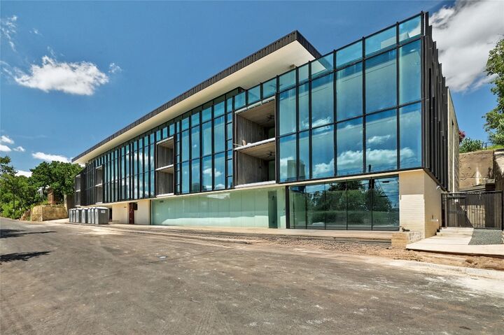 Property Photo: 1006 Baylor Street 201 TX 78703