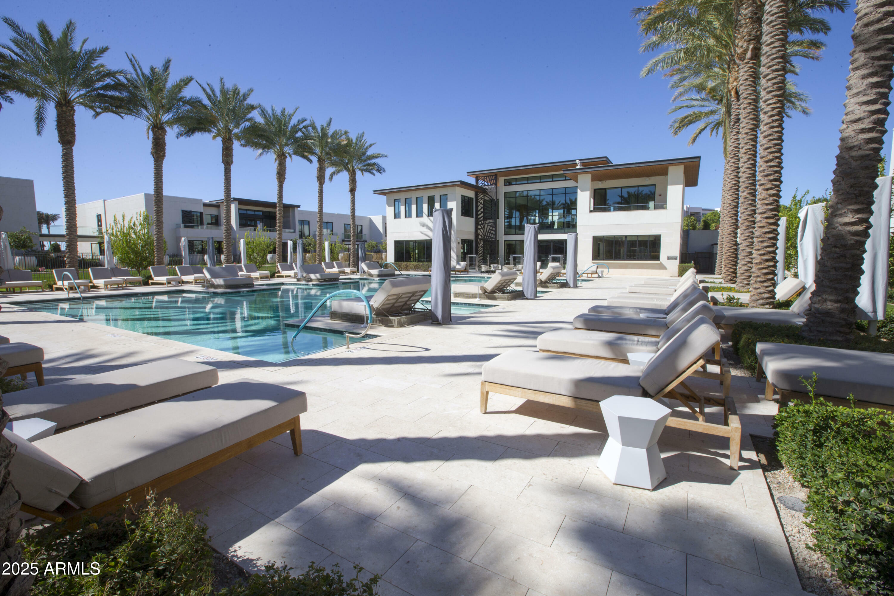 Property Photo: 6587 N Palmeraie Boulevard 2041 AZ 85253