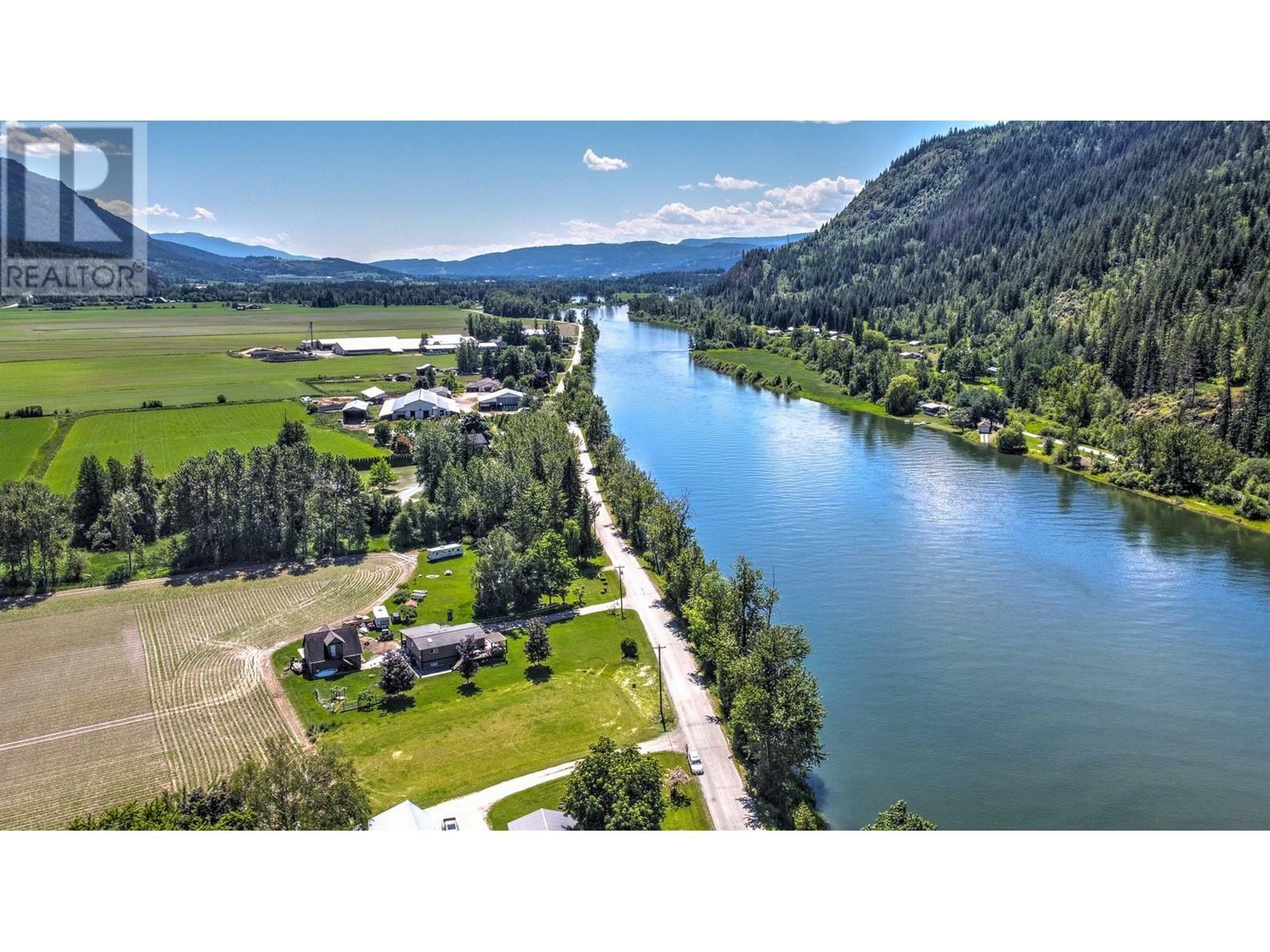 Photo de la propriété: 311 Riverside Road BC V0E 2K0