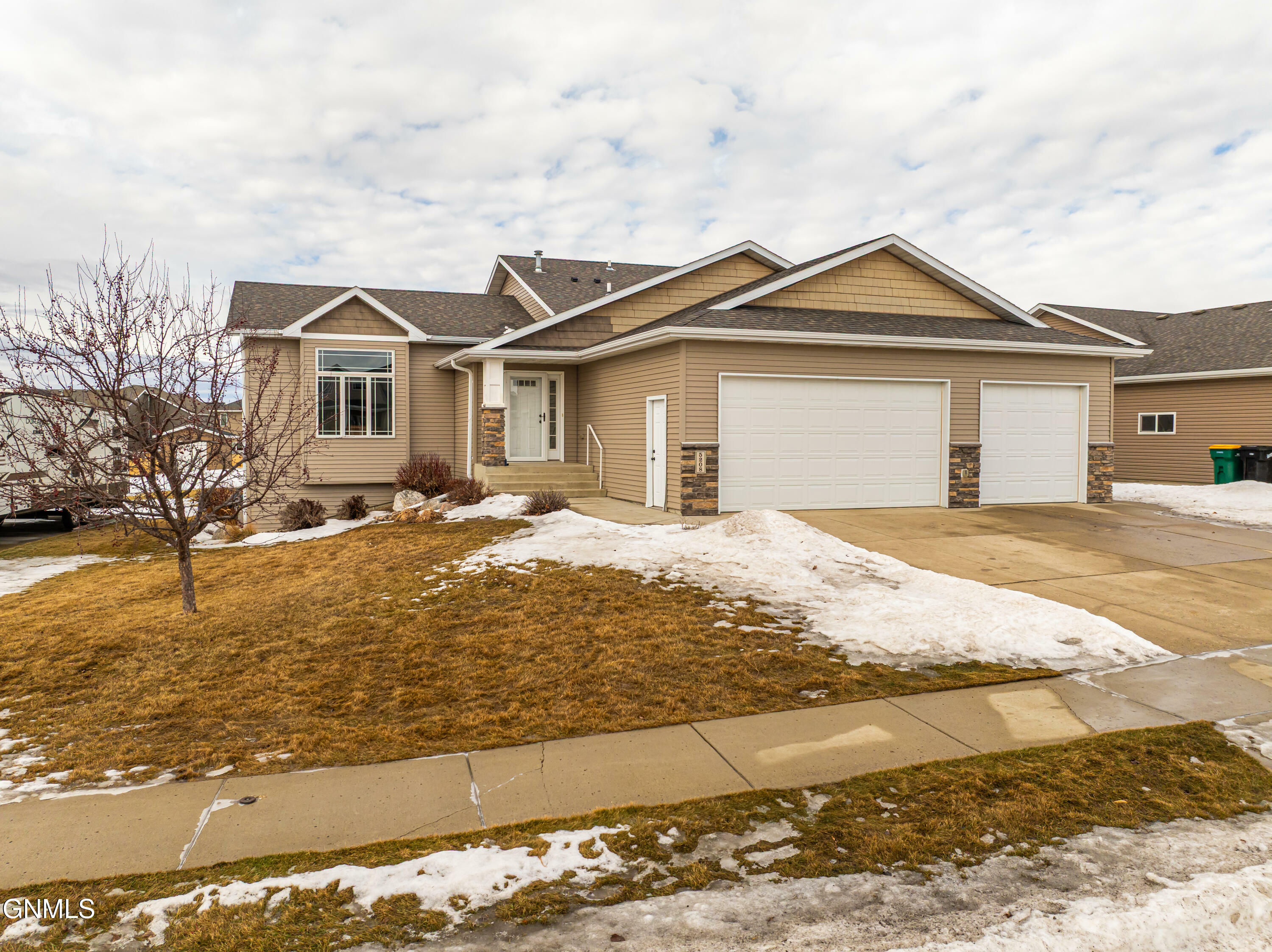 Property Photo:  5208 Autumblaze Way  ND 58503 