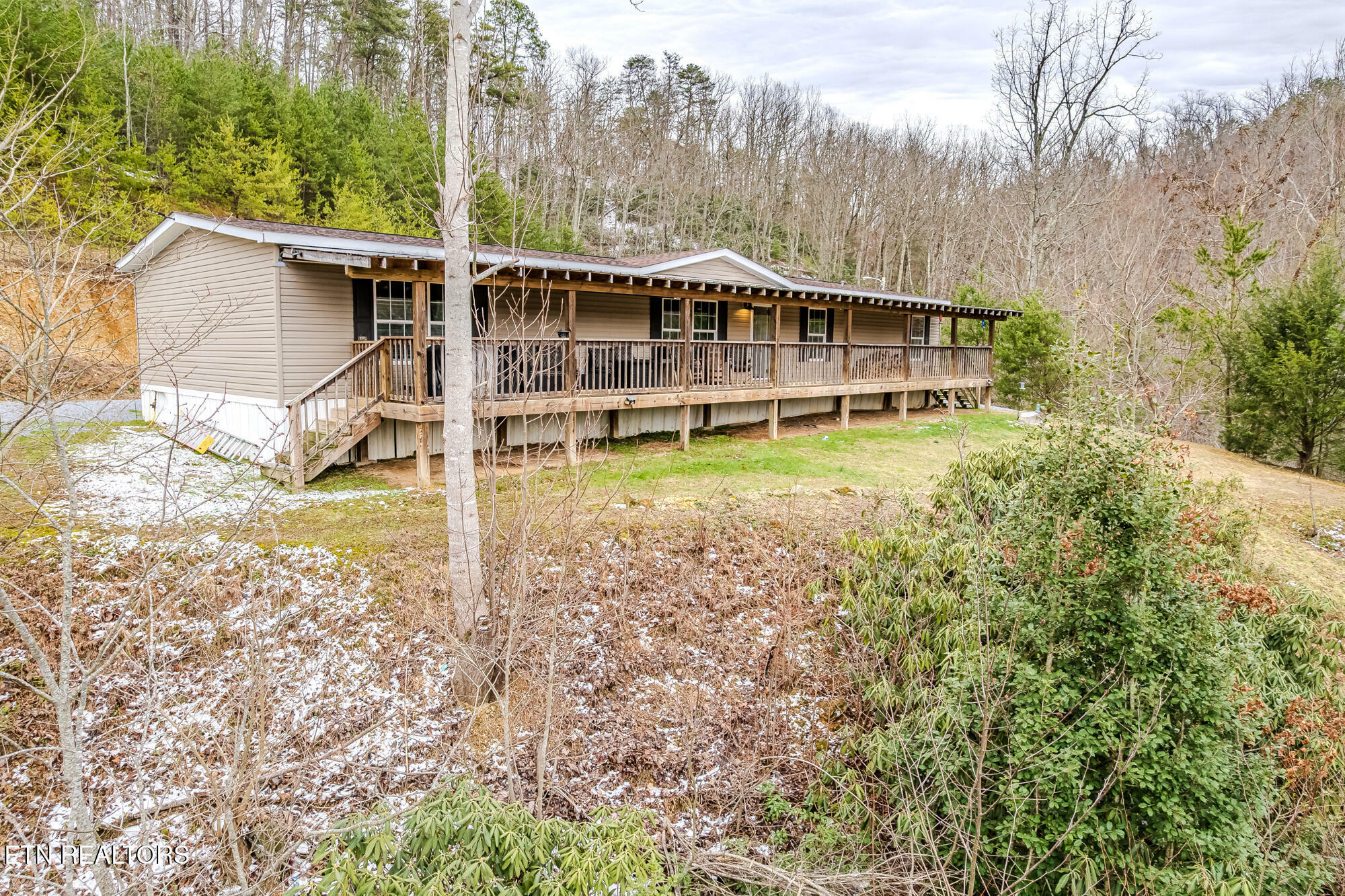 Property Photo: 3674 Sourwood Way TN 37722
