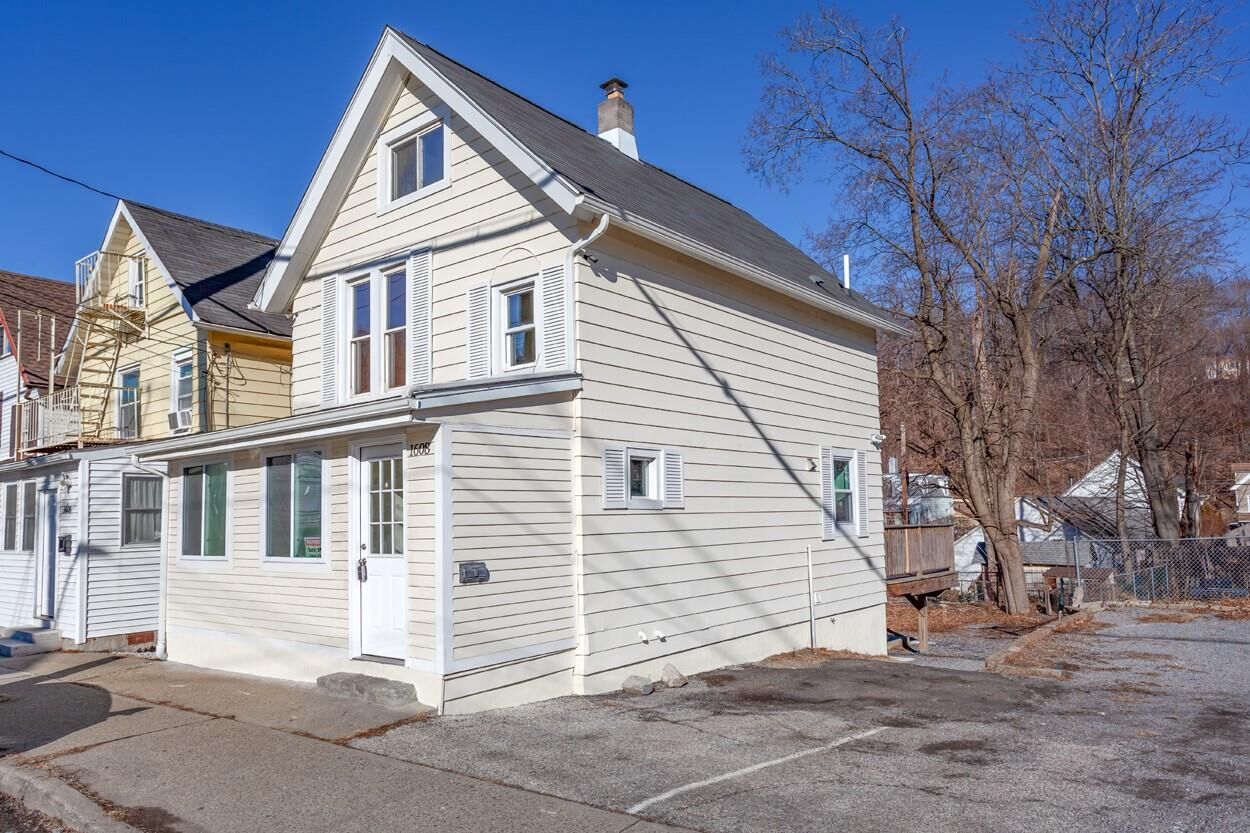 Property Photo: 1608 Park Street NY 10566