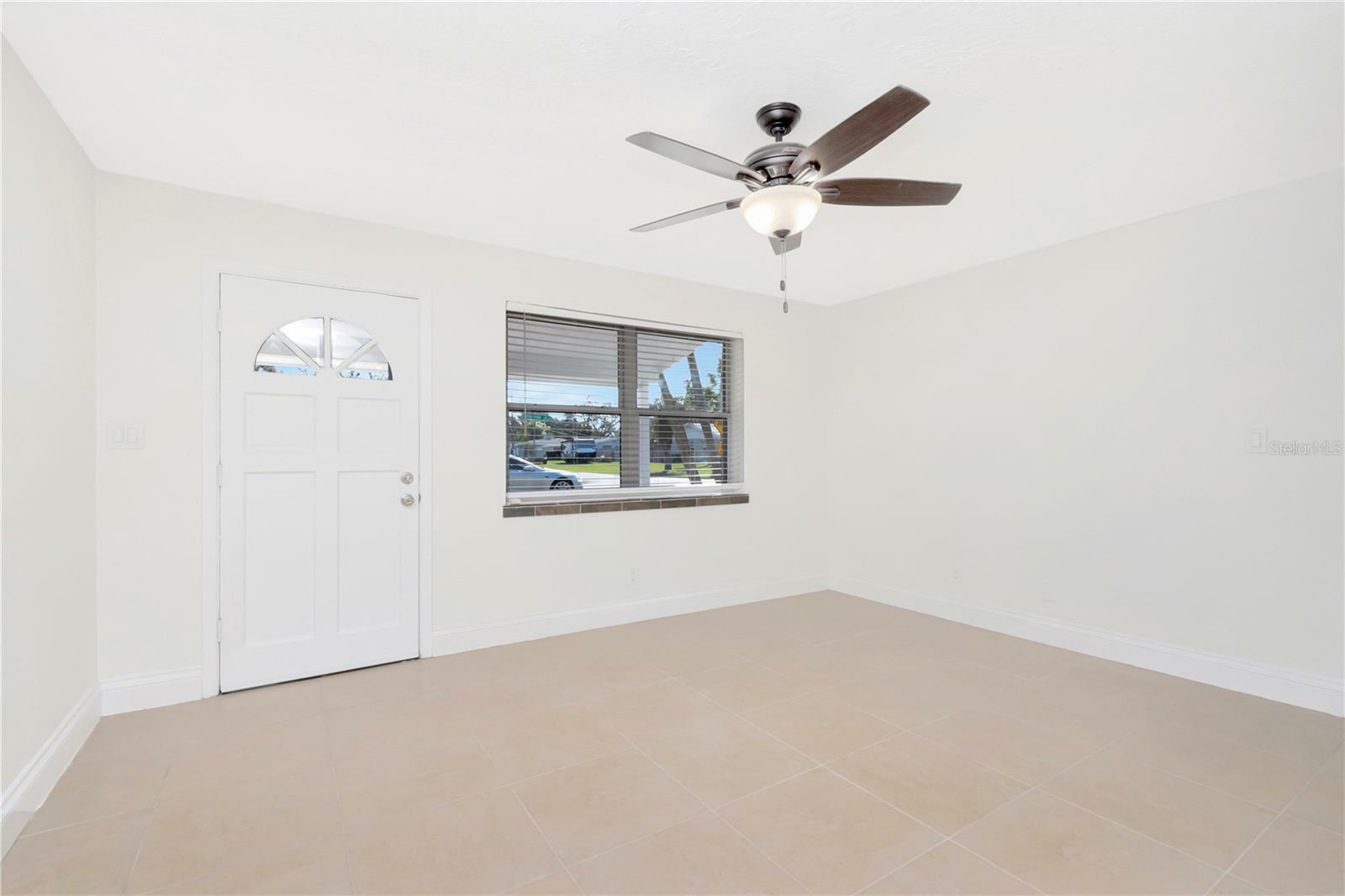 Property Photo:  2916 Cambridge Drive  FL 34232 