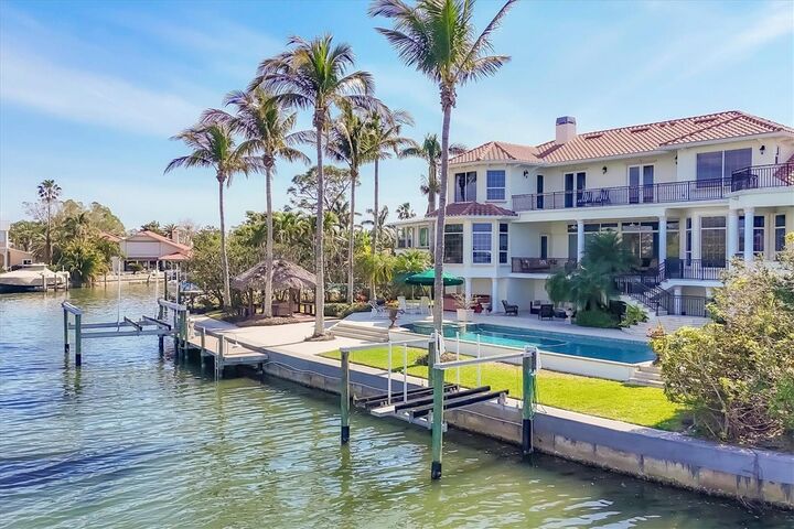 Property Photo:  1137 N Lake Shore Drive  FL 34231 