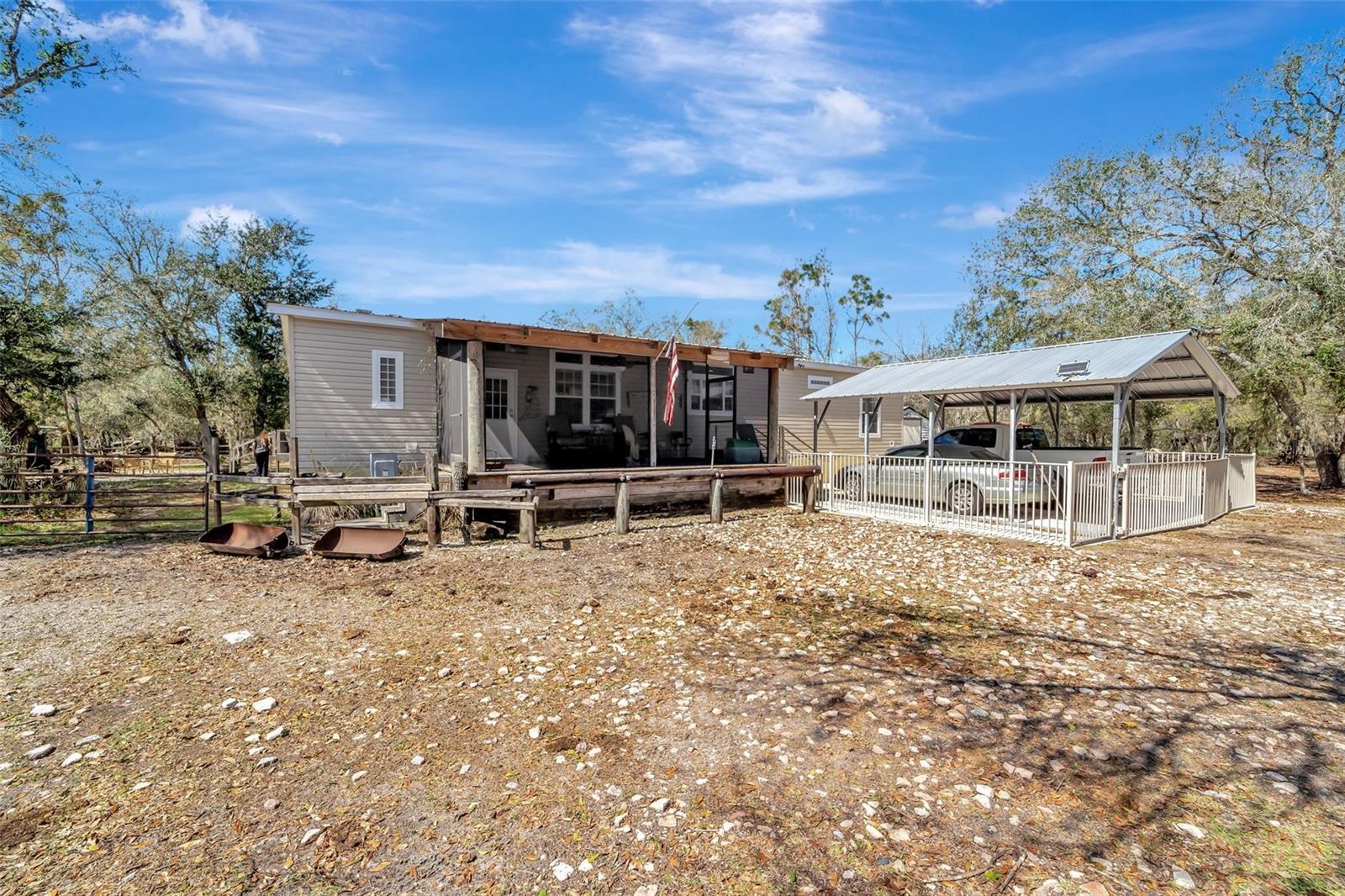 Property Photo: 1703 SW Addison Avenue FL 34266