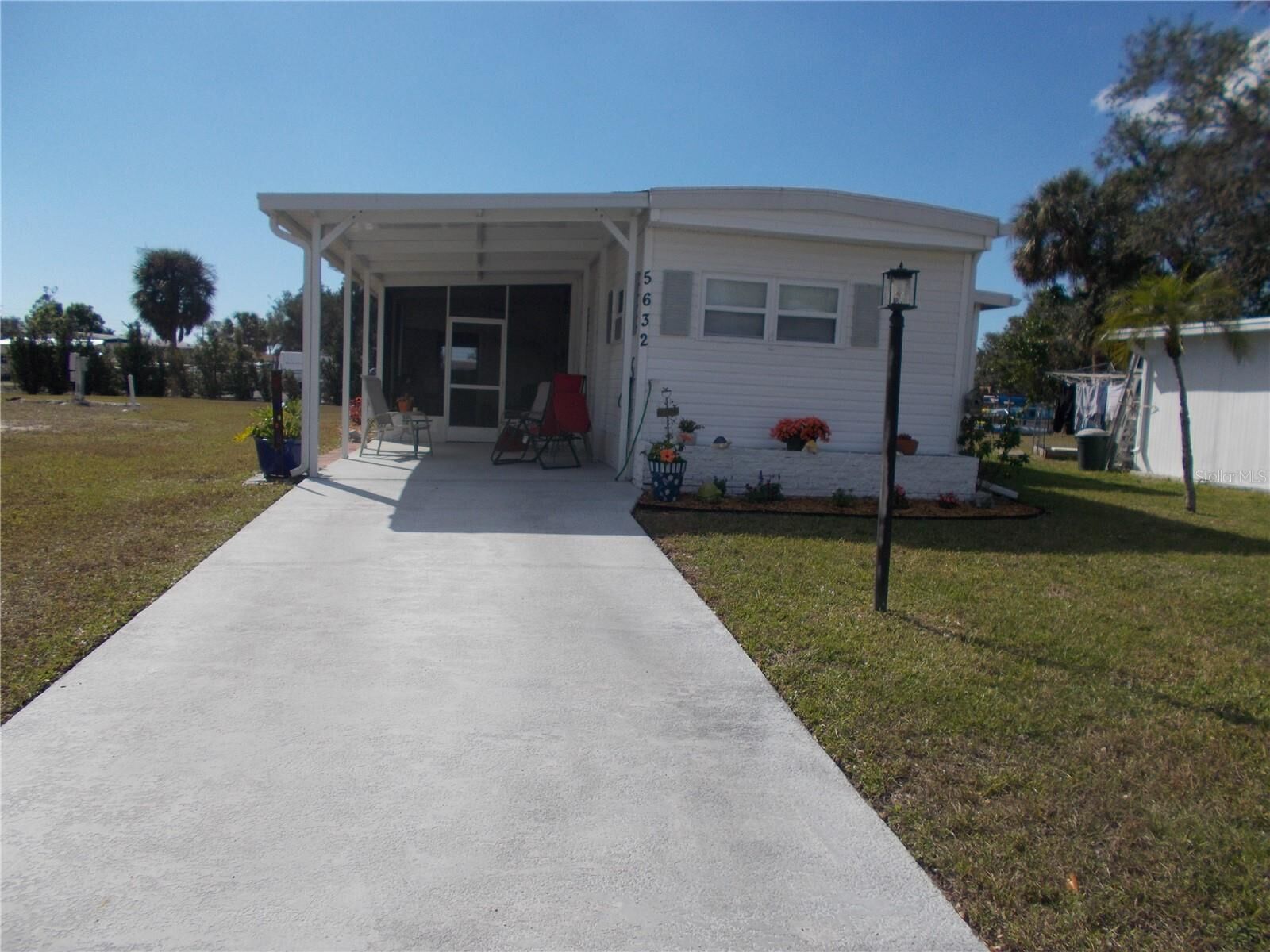 Property Photo: 5632 Holiday Park Boulevard FL 34287
