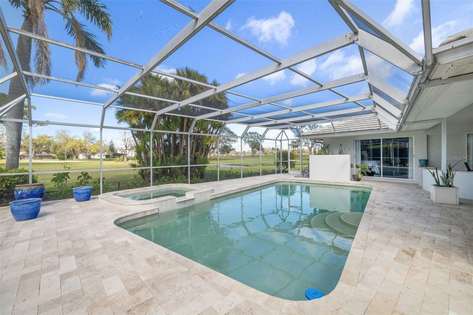 Property Photo:  5111 Canterbury Drive  FL 34243 