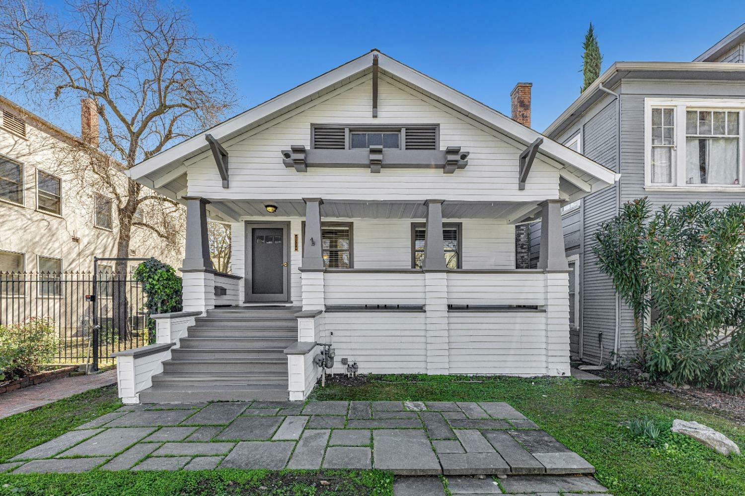 Property Photo:  2514 N Street  CA 95816 