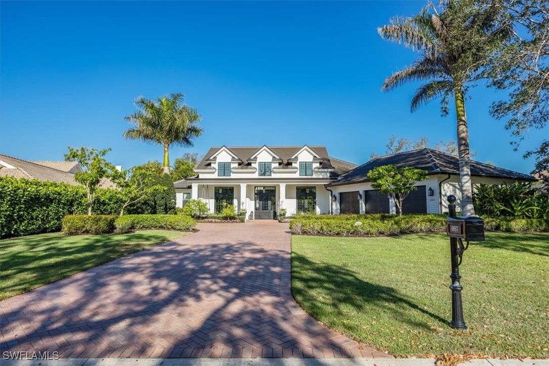 Property Photo:  6557 Ridgewood Drive  FL 34108 