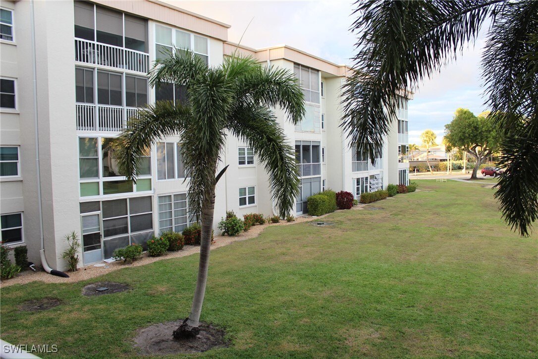 Property Photo:  1580 Pine Valley Drive 217  FL 33907 