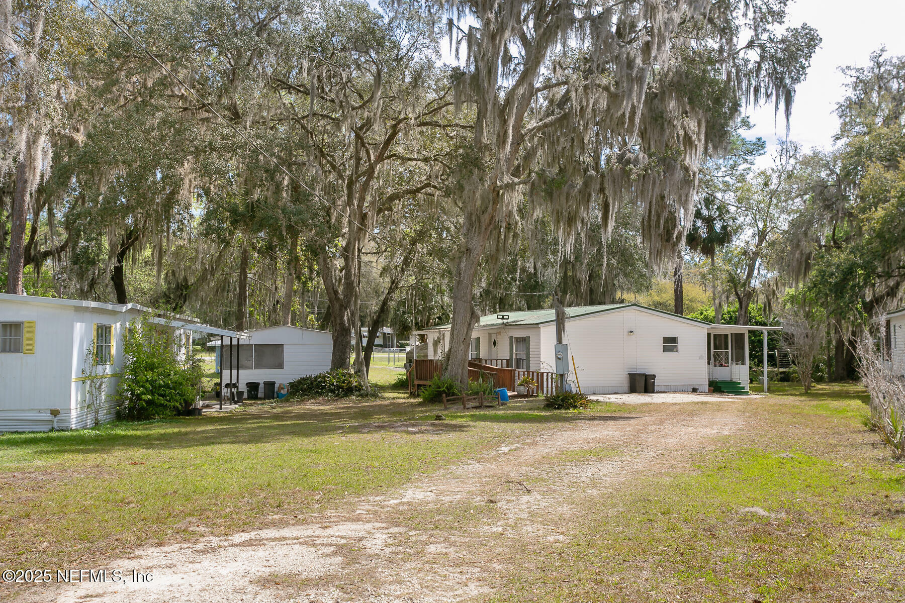 Property Photo:  143 S Lake George Drive  FL 32139 