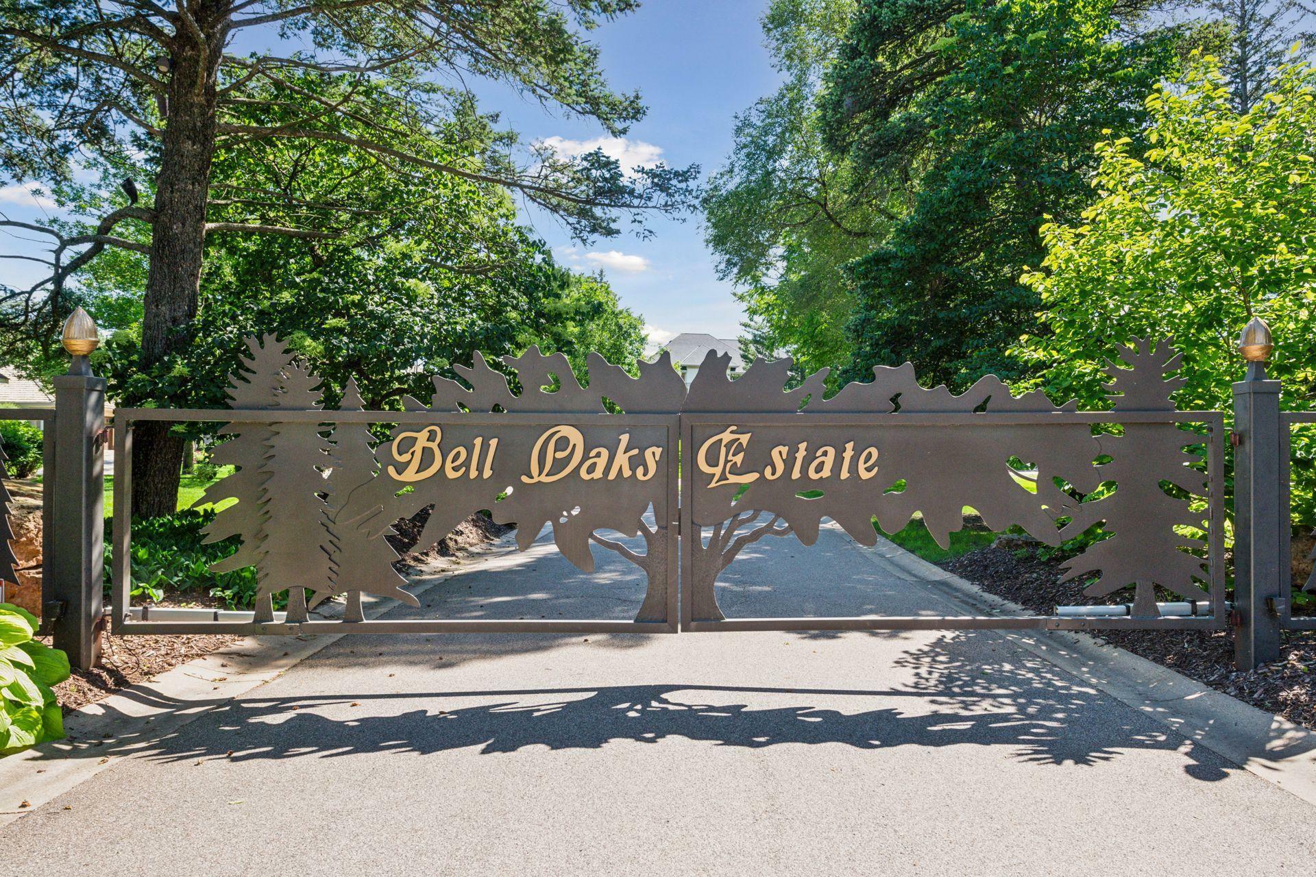 Property Photo:  11044 Bell Oaks Estate Road  MN 55347 