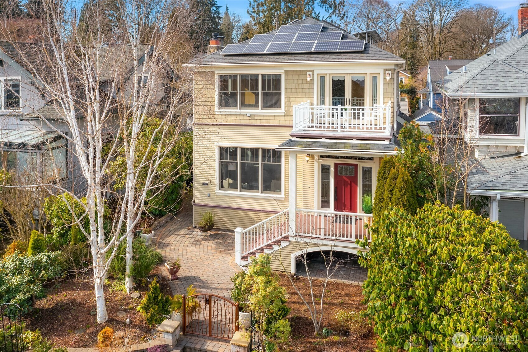 Property Photo: 1917 15th Avenue E WA 98112