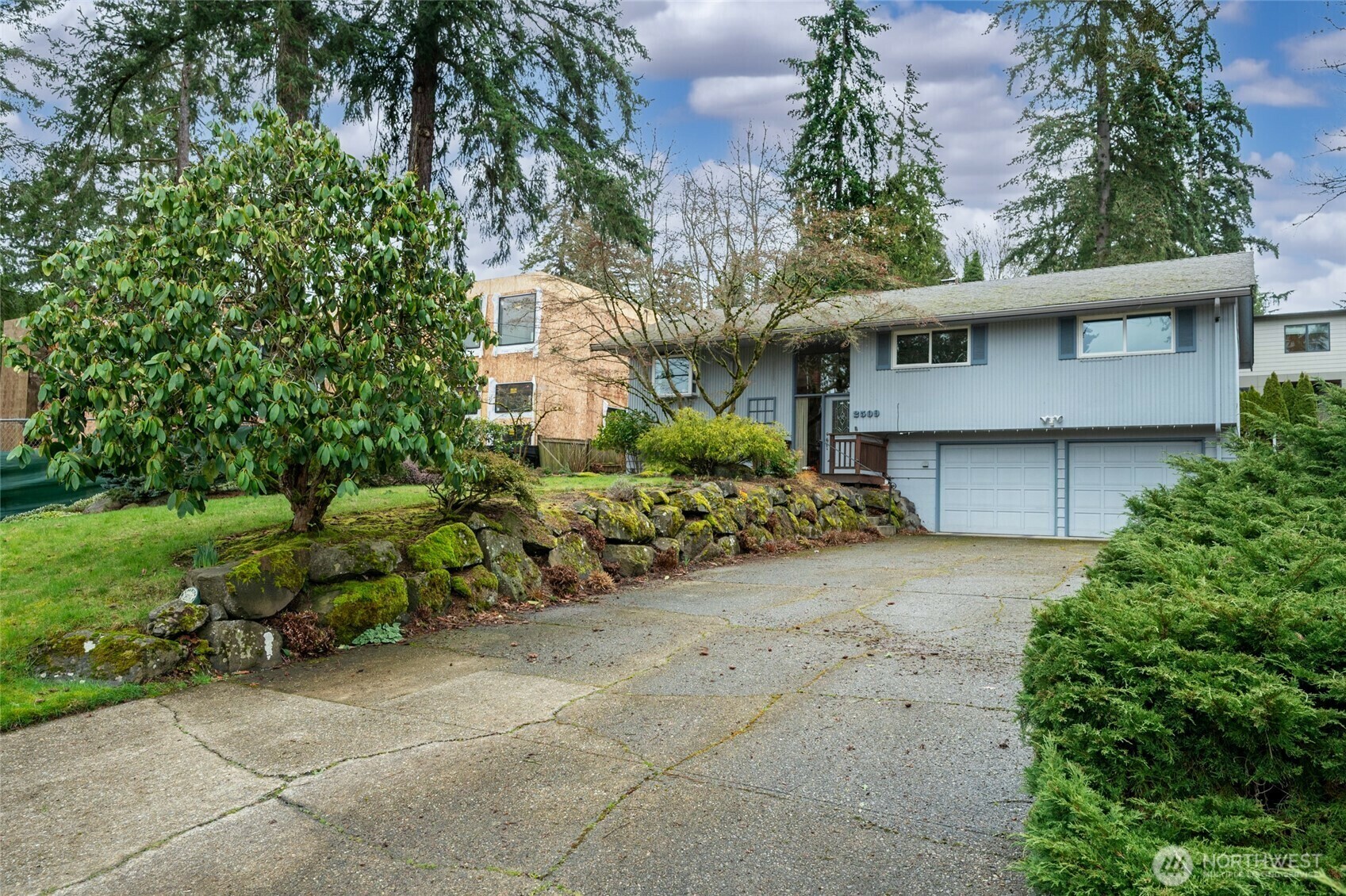 Property Photo:  2509  82nd Ave NE  WA 98039 