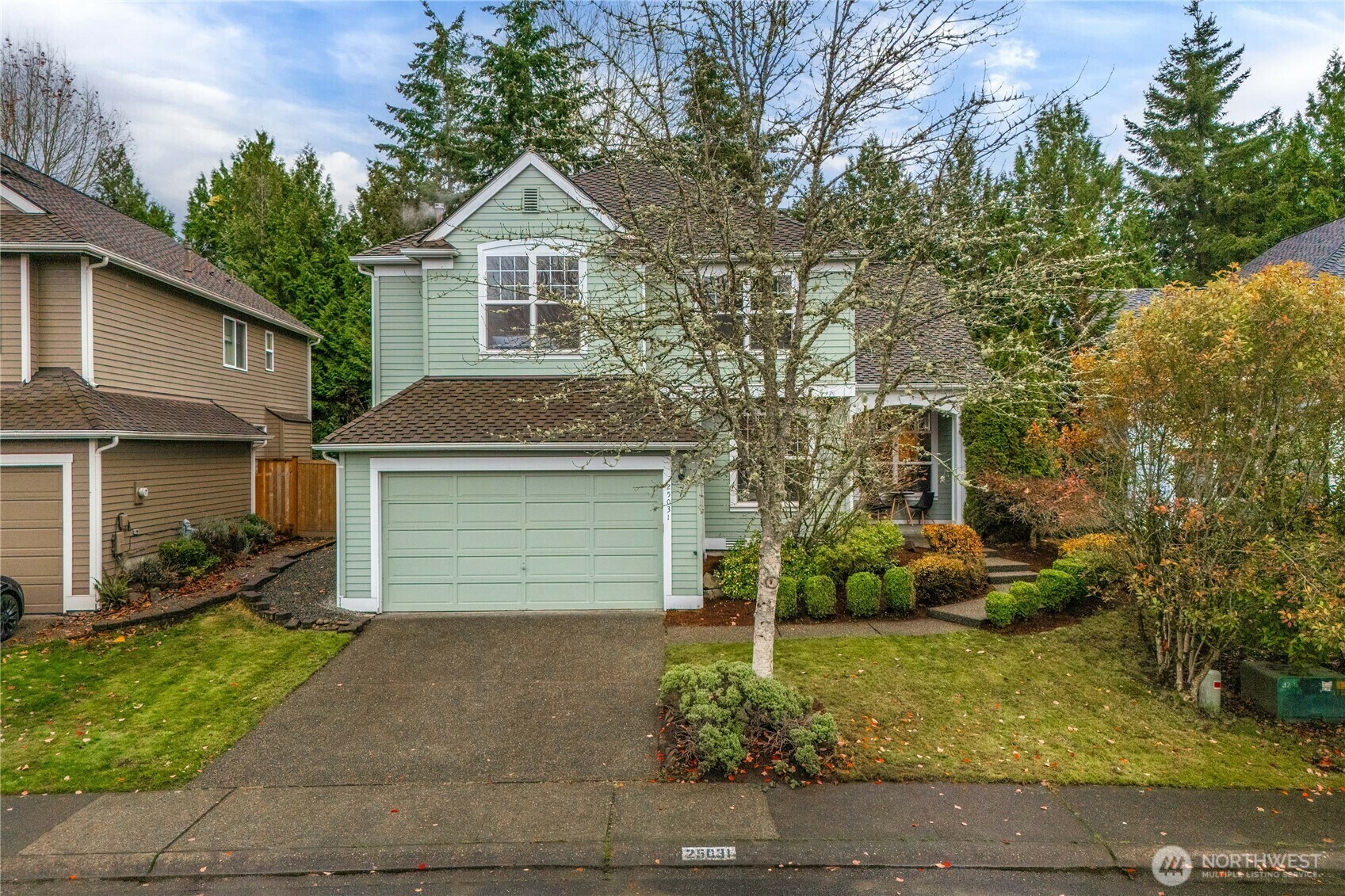 Property Photo: 25031 SE 41st Dr WA 98029