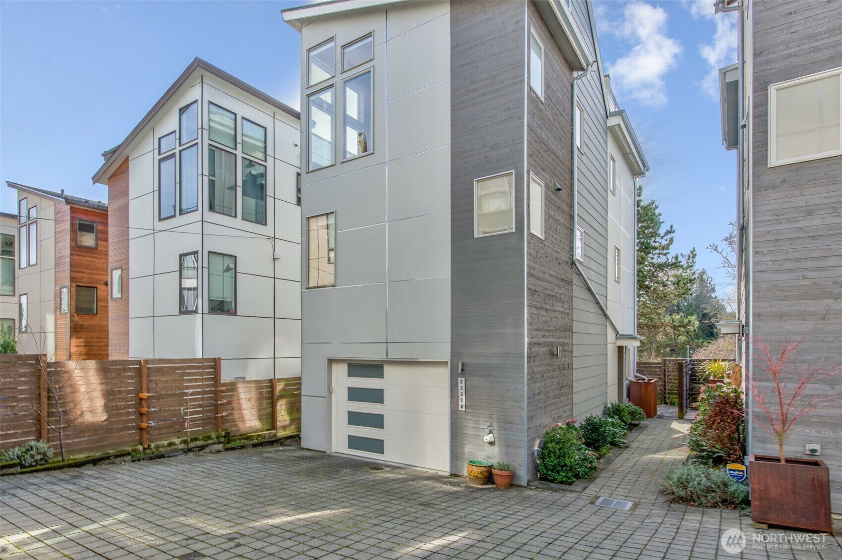 Property Photo:  3233 NW Market Street Unit B  WA 98107 