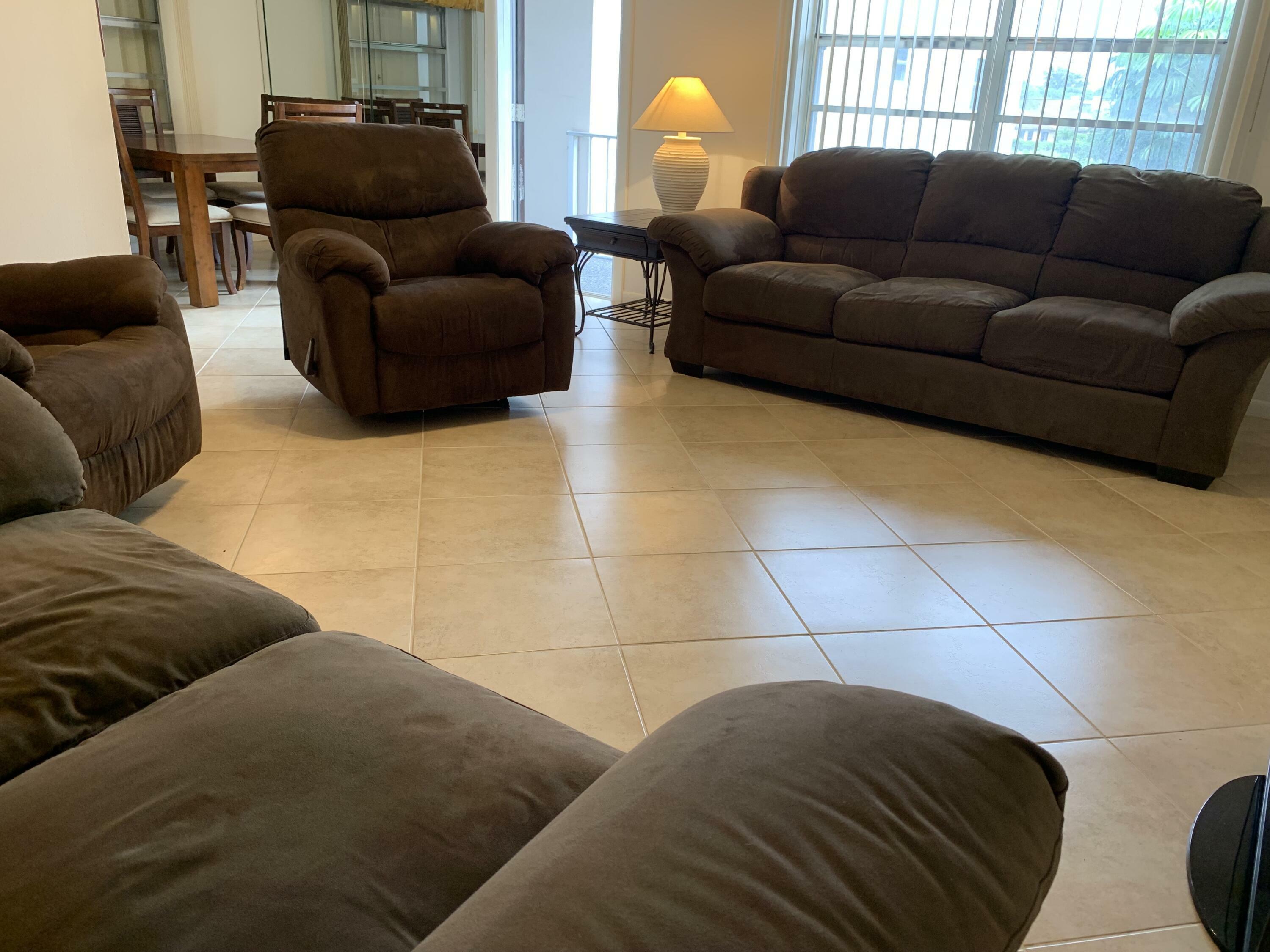 Property Photo: 750 Burgundy P FL 33484