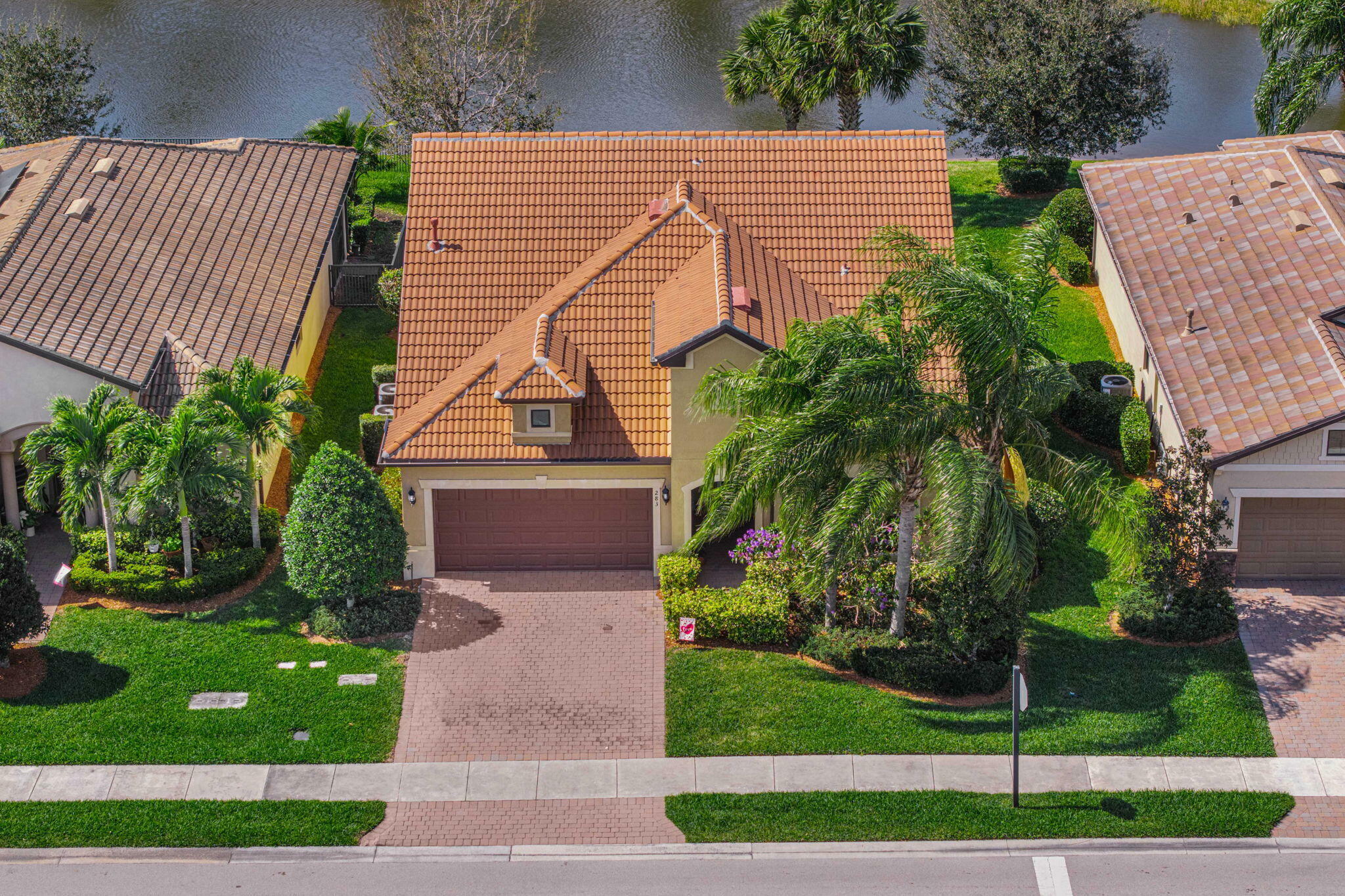 Property Photo: 283 SE Courances Drive FL 34984