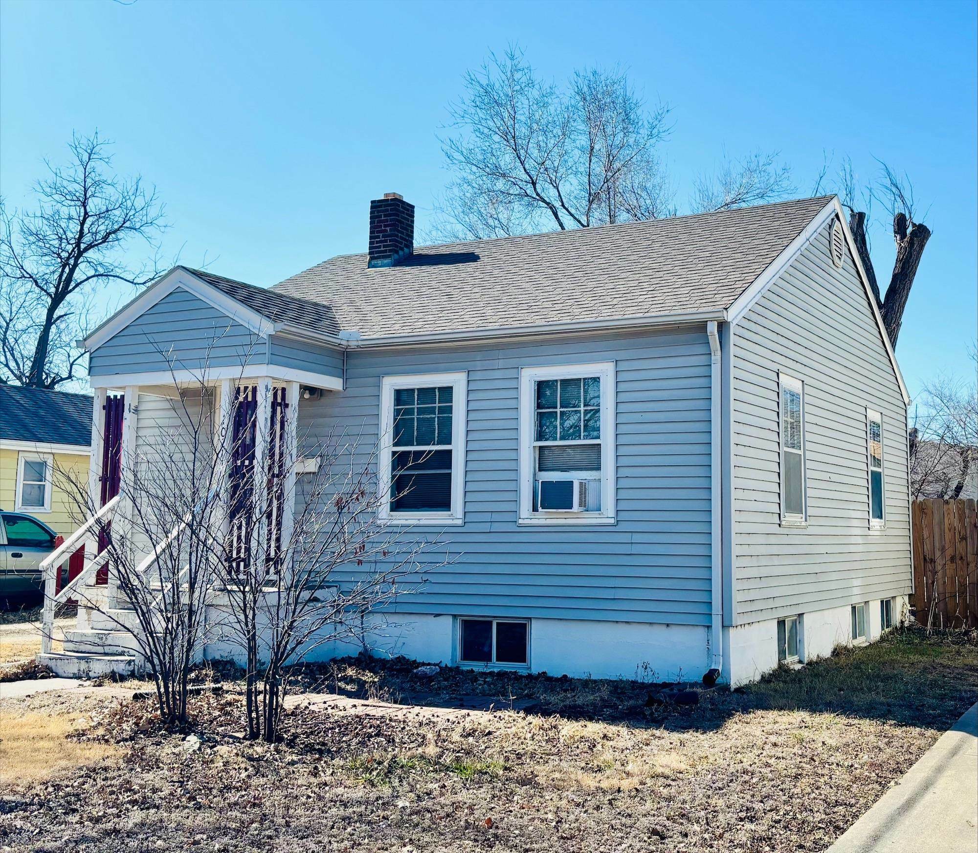 Property Photo:  1021 Jefferson St  KS 67530 