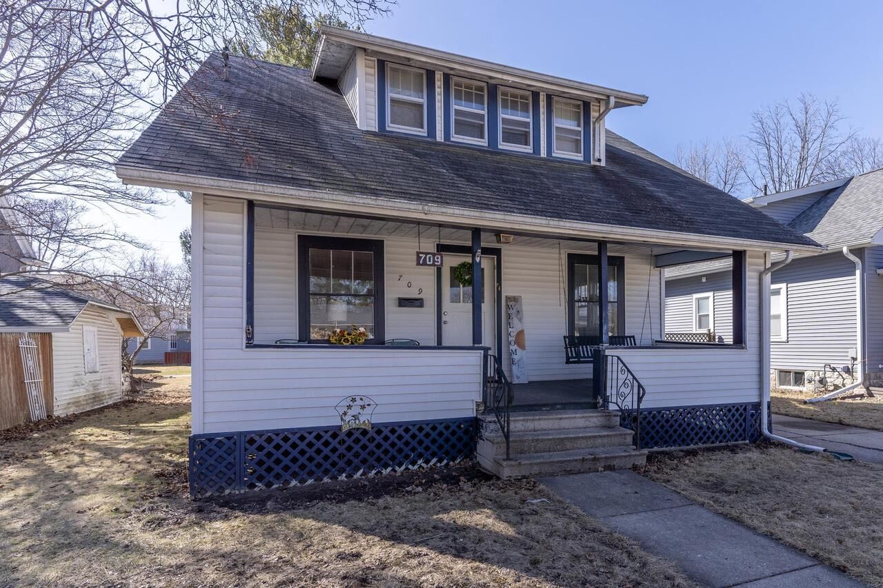 Property Photo:  709 North Garfield Avenue  WI 53545 