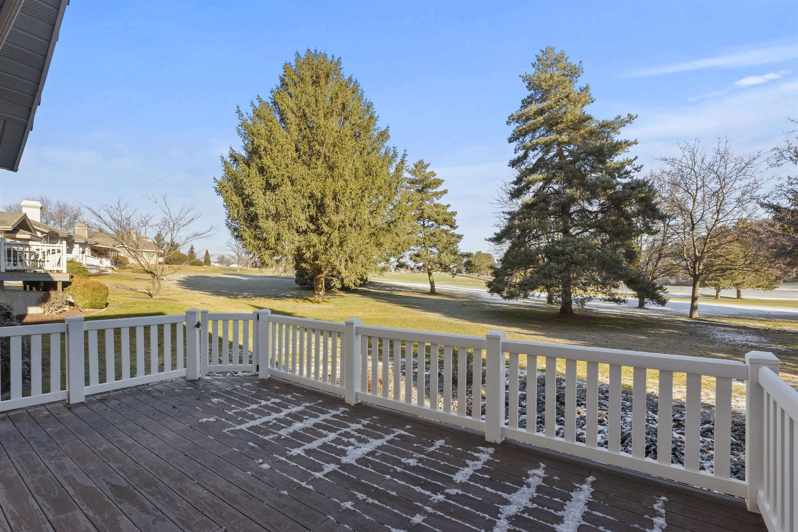 Property Photo: 512 N Village Ln WA 99019