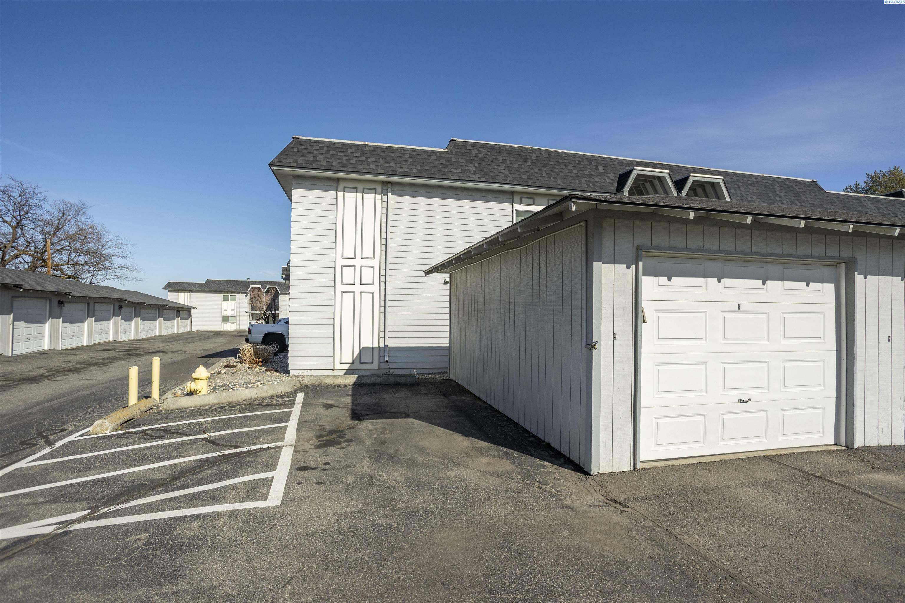 Property Photo: 2401 W Canal Drive 4-A WA 99336