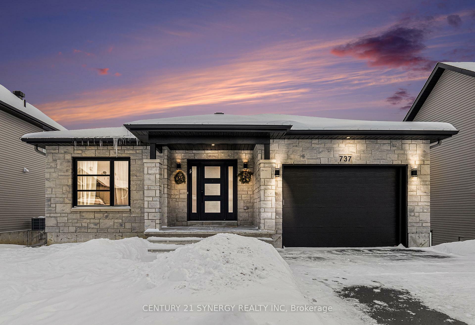 Property Photo: 737 Walton Street ON K6H 0J2