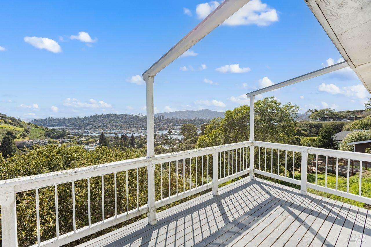Property Photo: 101 Round Hill Road CA 94920