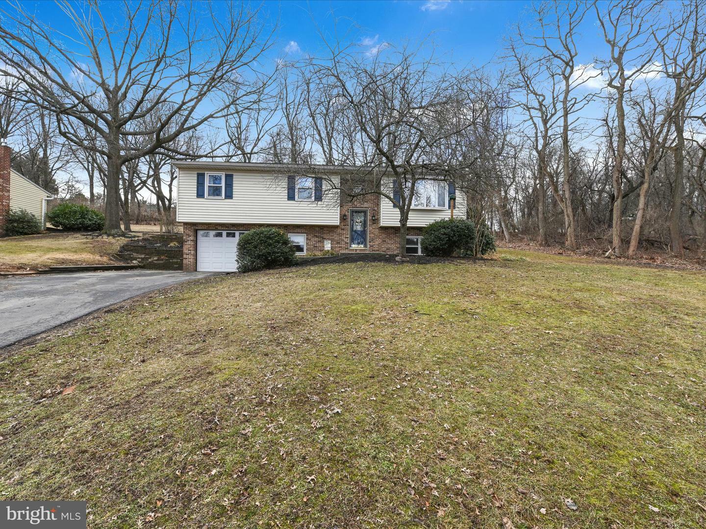 5981 Hocker Drive  Harrisburg PA 17112 photo