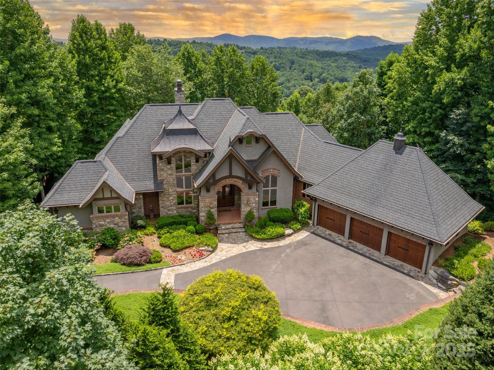 Property Photo:  307 Piney Knoll Lane  NC 28739 