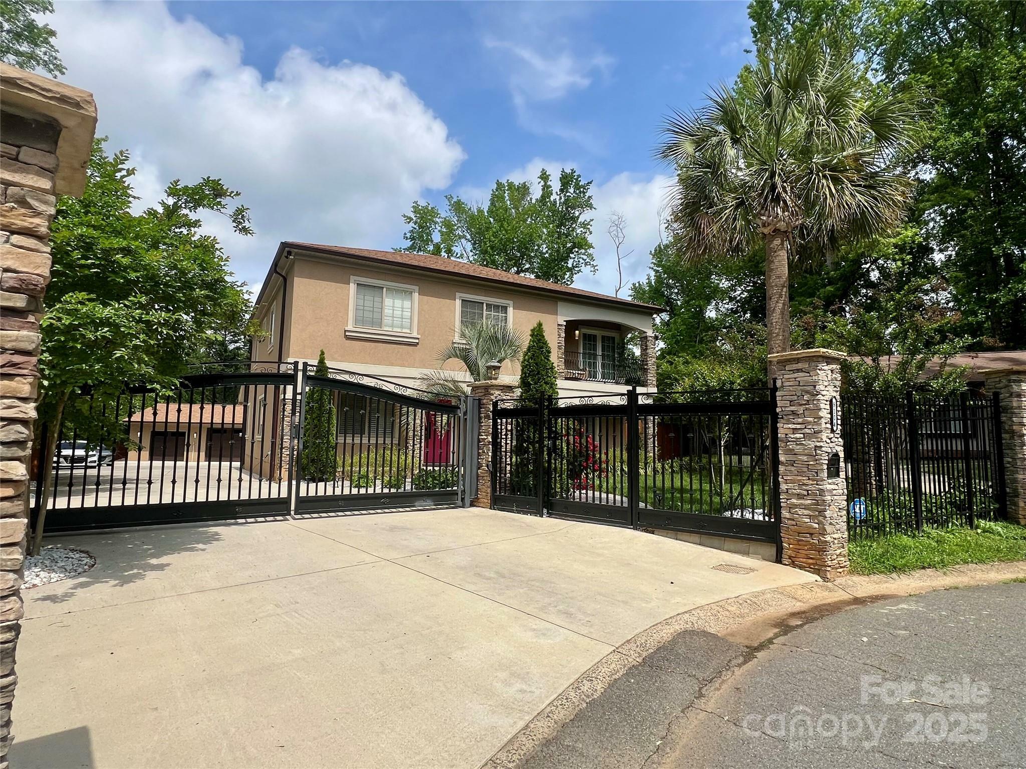 Property Photo: 8104 Stem Court NC 28227