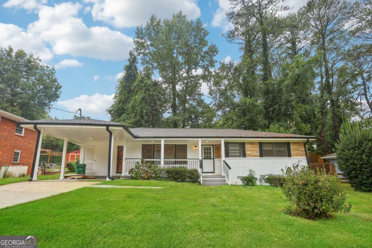 Property Photo: 2549 Fontaine Circle GA 30032