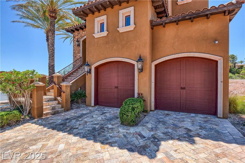 Property Photo:  15 Via Lido  NV 89011 