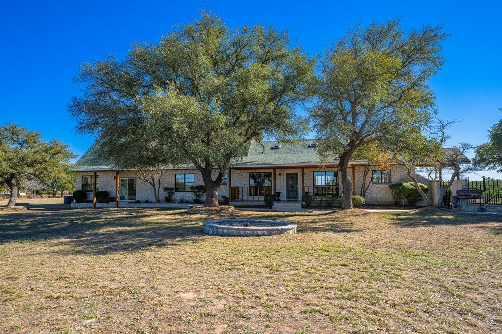 Property Photo: 114 Wildridge TX 78028