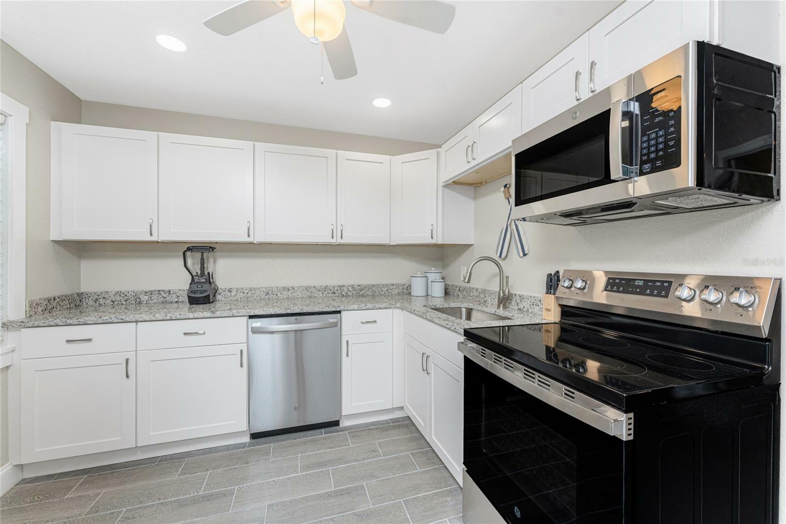 Property Photo: 5041 N Beach Rd. 3-A/B FL 34223