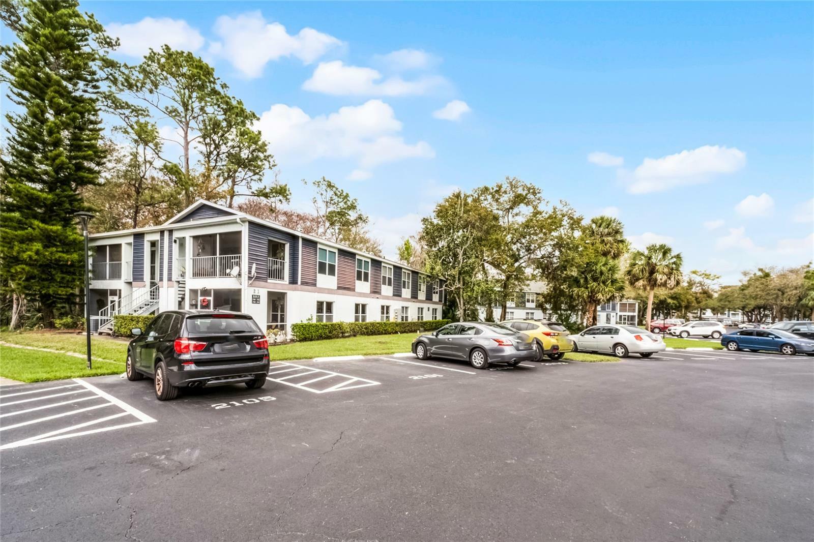 Property Photo: 2106 Northlake Drive 2106 FL 32773