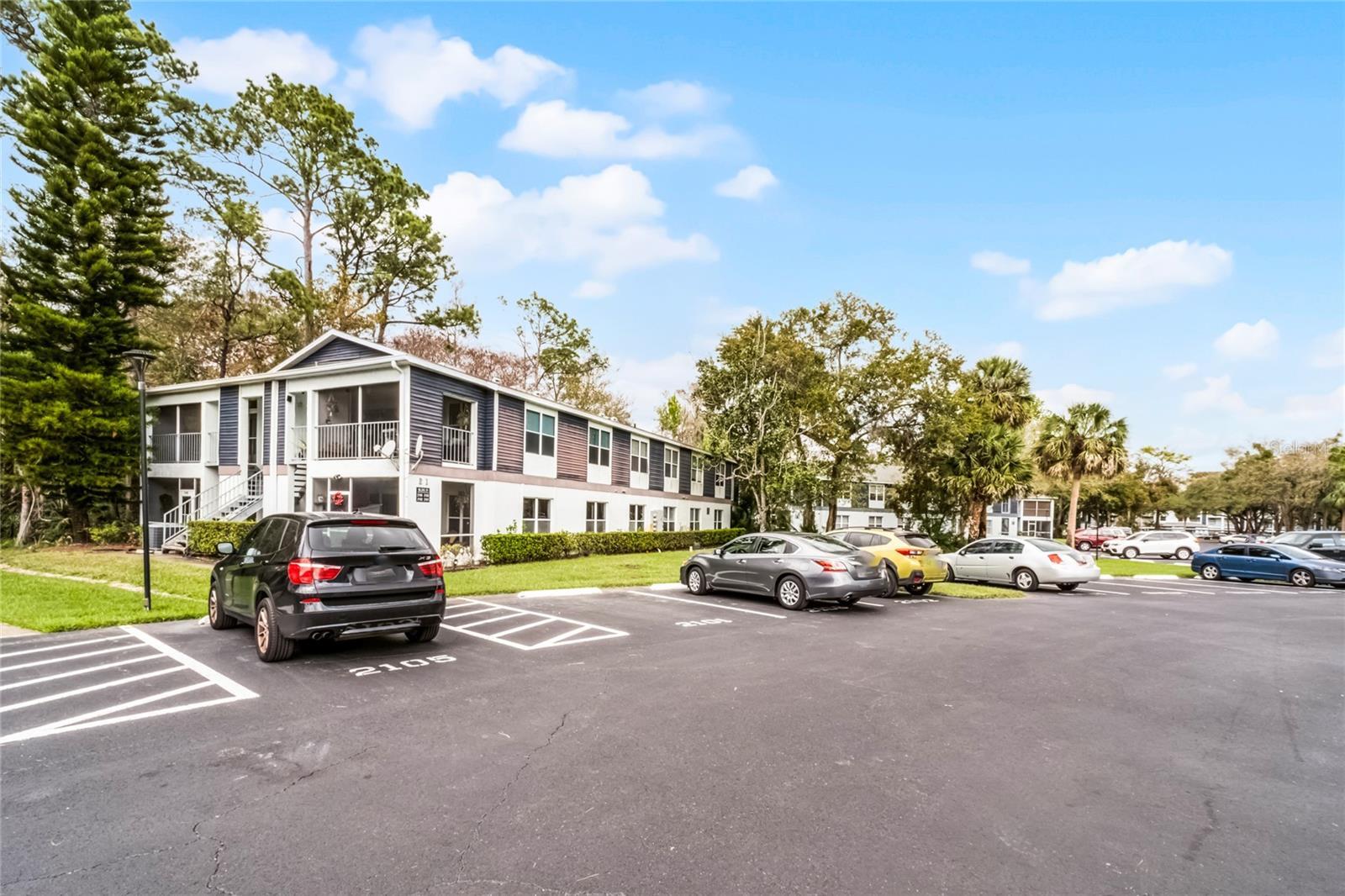 Property Photo: 2106 Northlake Drive 2106 FL 32773