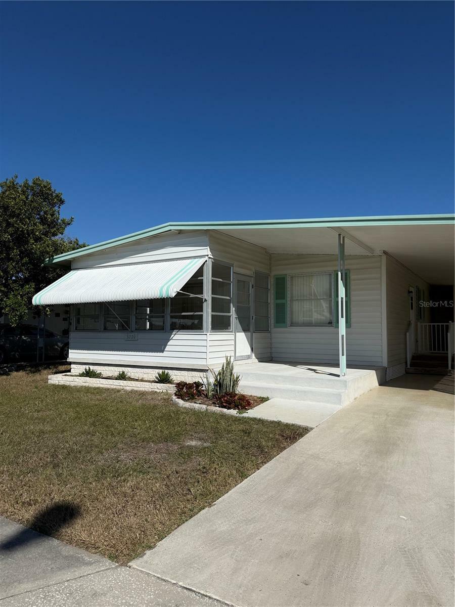 Property Photo:  3220 Lanark Drive  FL 34690 