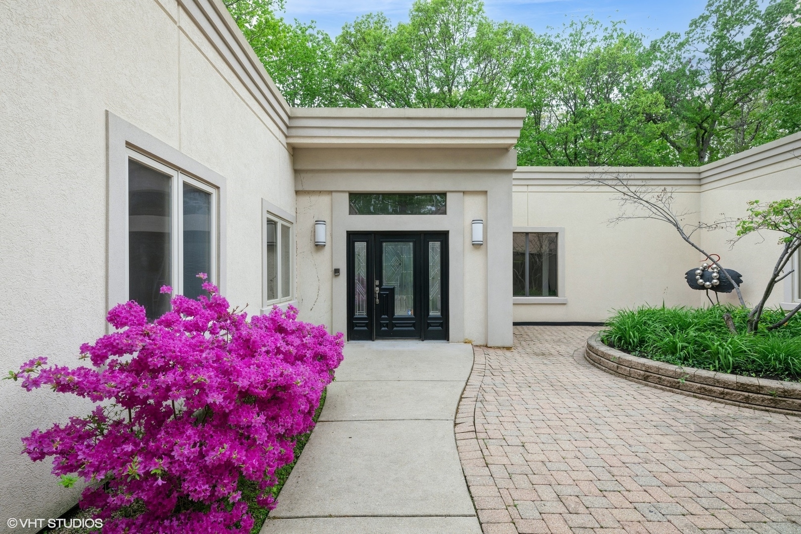 Property Photo: 2000 Clendenin Lane IL 60015