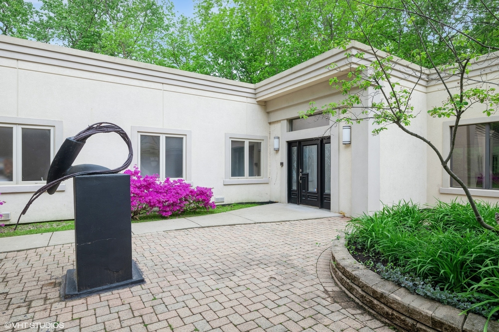 Property Photo: 2000 Clendenin Lane IL 60015