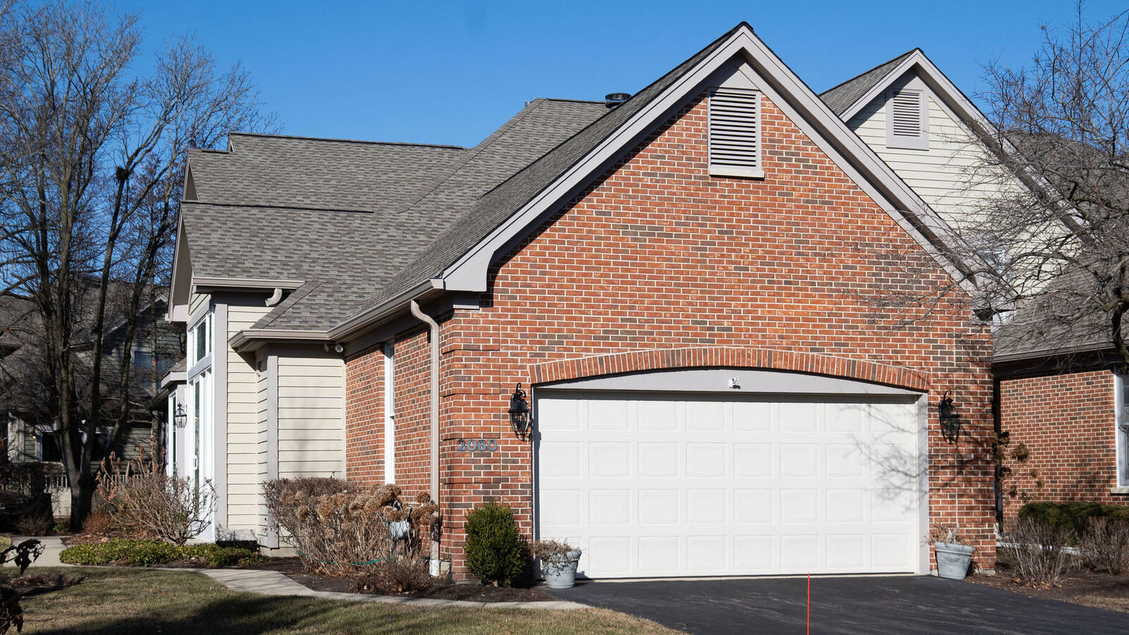 Property Photo:  2060 Norwich Court  IL 60026 