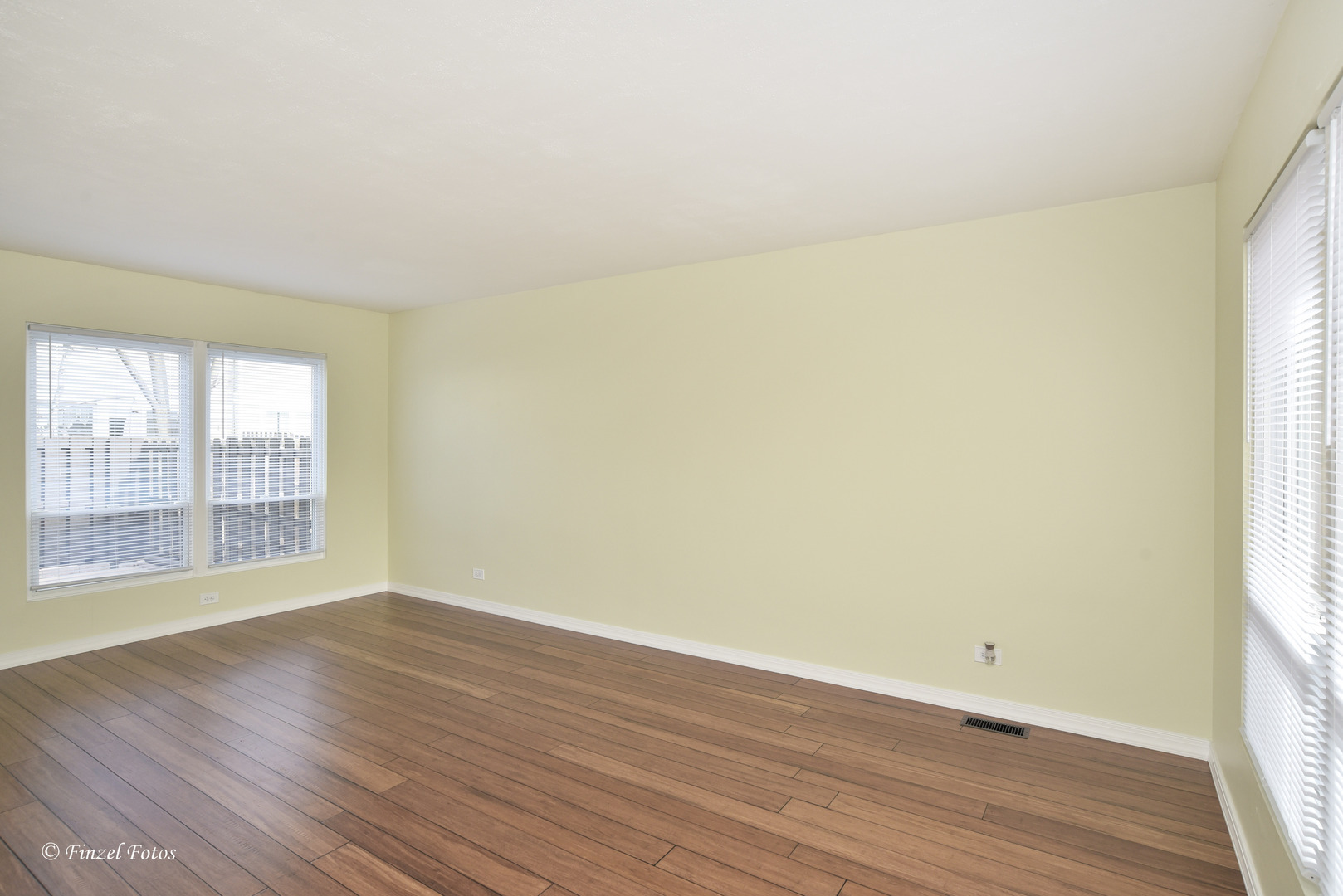 Property Photo:  2156 Somersworth Place  IL 60169 