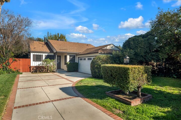 Property Photo:  7018 Ranchito Avenue  CA 91405 