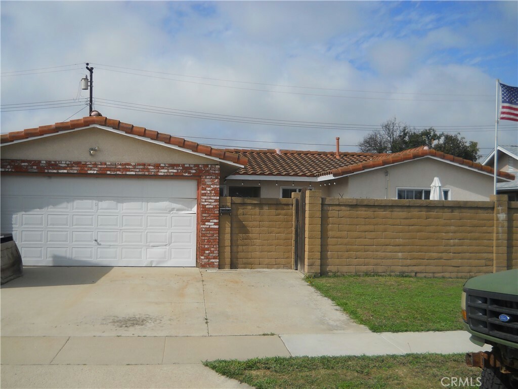 14621 Chalet Lane  Huntington Beach CA 92647 photo