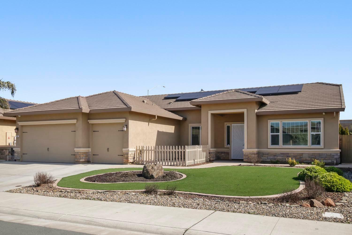 Property Photo: 1106 Dimaggio Way CA 95632