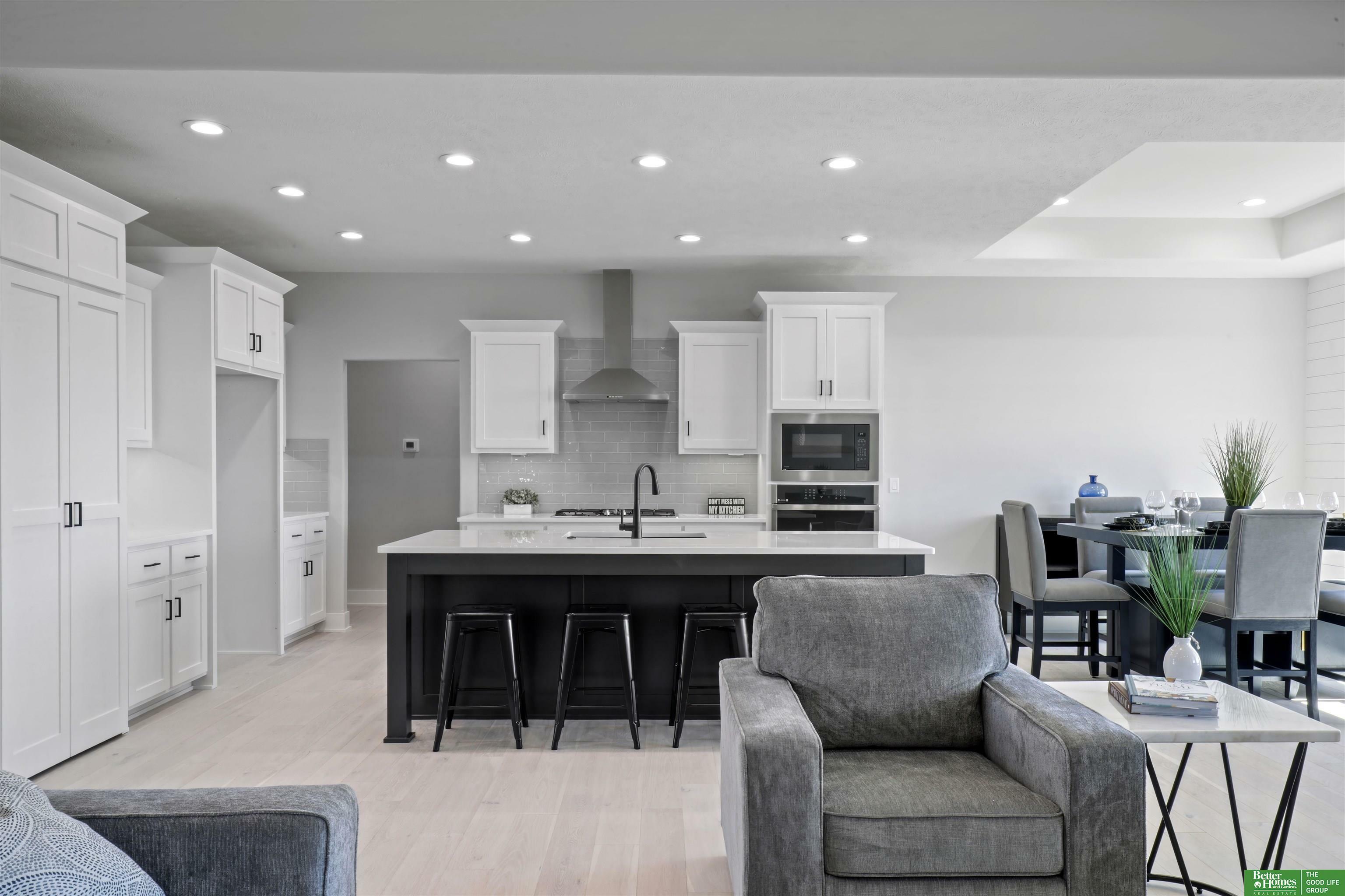 Property Photo: 5620 N 212th Street NE 68022