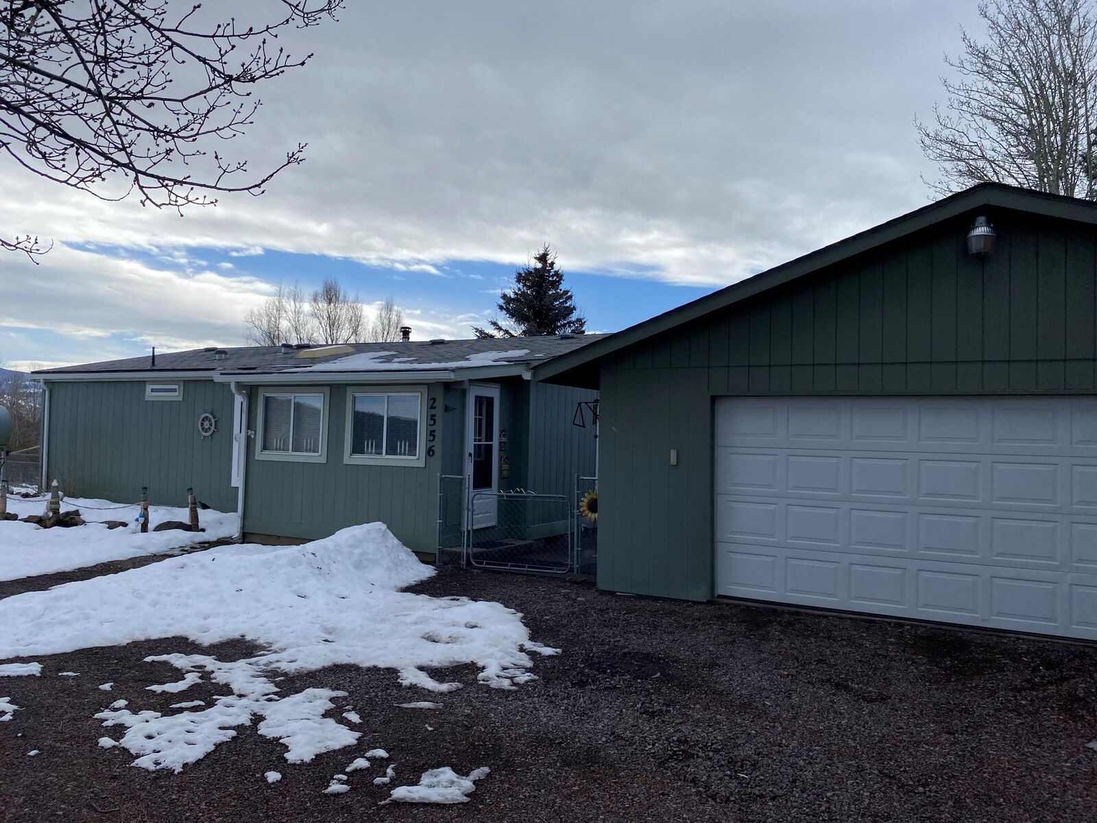 Property Photo: 2556 Springwood Drive OR 97624
