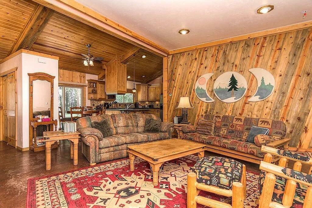 Property Photo: 53737 Bridge Street OR 97739