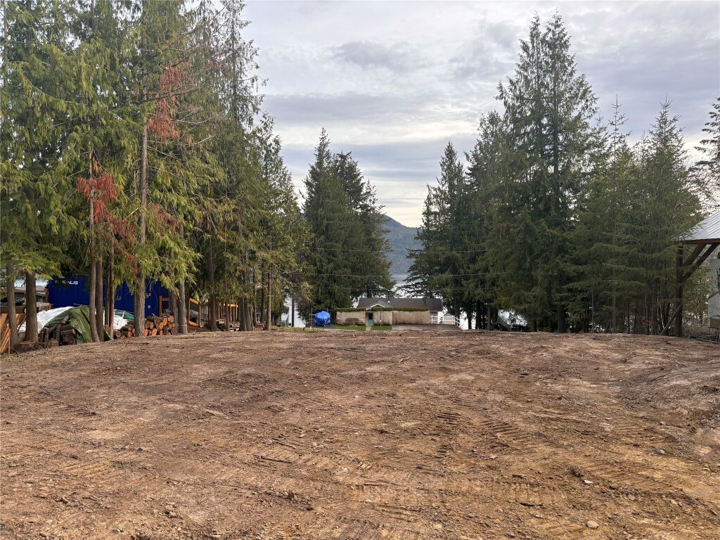 Property Photo: 5258 Meadow Creek Crescent BC V0E 1M6